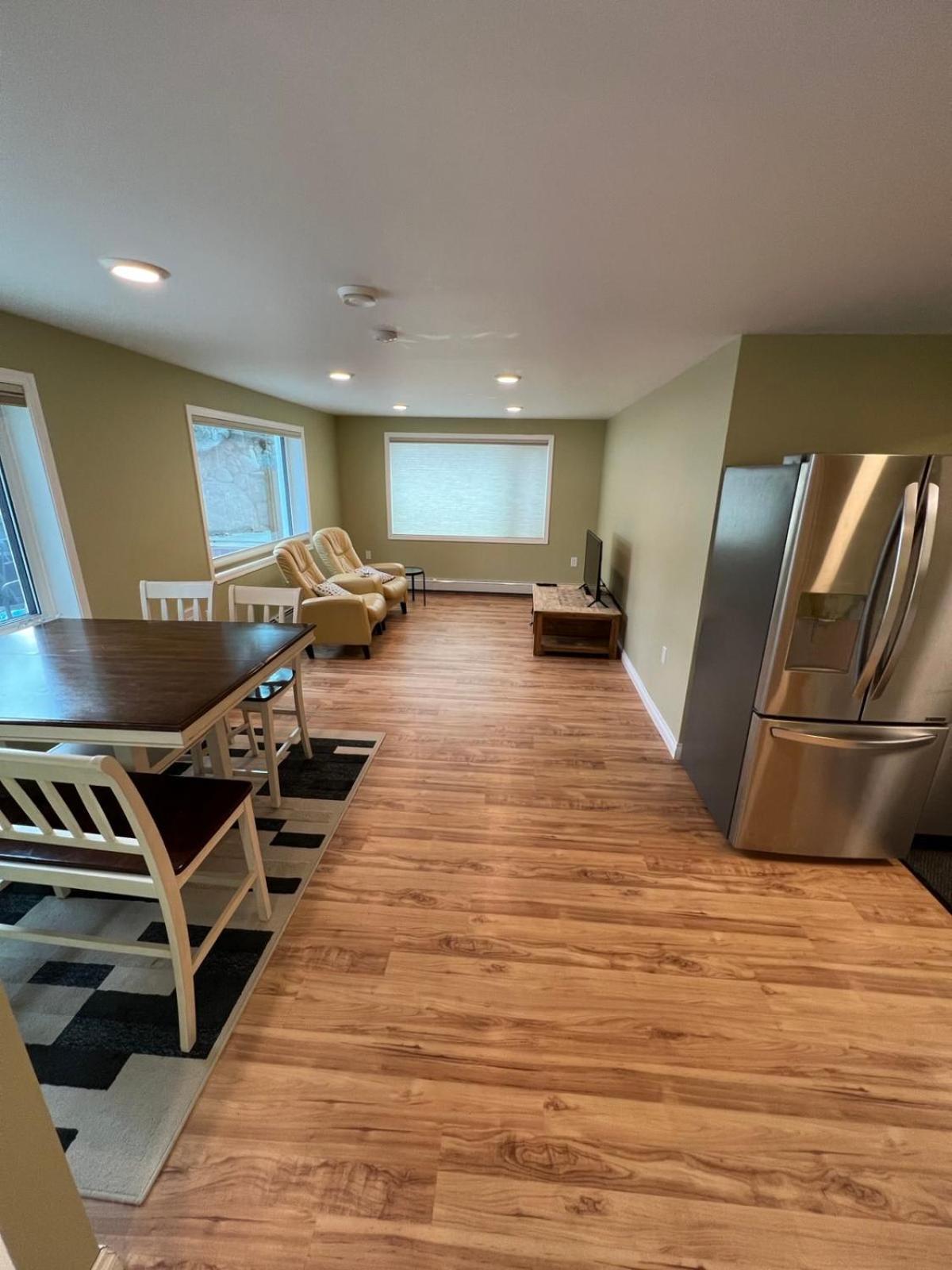 ווייטהורס Bluejay Suites B&B מראה חיצוני תמונה
